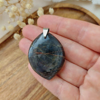 Pendentif pierre de lune noire